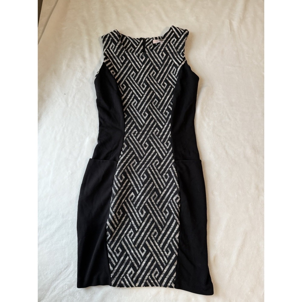 Forever 21 Textured Dress Stretch Bodycon Front Pockets Women's M Black White